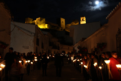 El luto se hace patente la noche del Viernes Santo